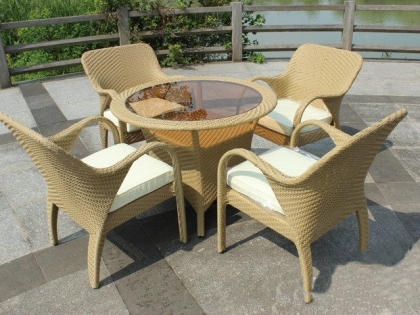 2077 Rattan set