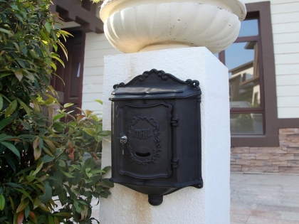 MB003 cast aluminum mail box