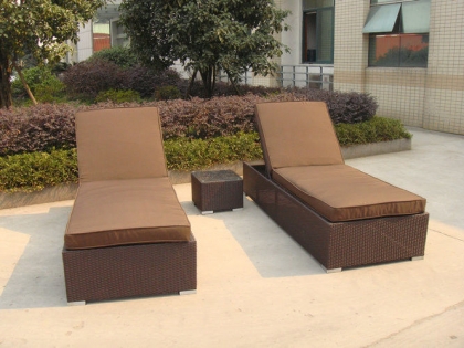 3063 PE rattan lounger