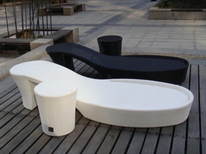 3075 PE rattan lounger